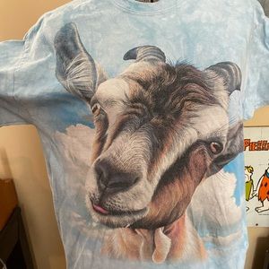 Goat graphic t-shirt. Gildan , sized M